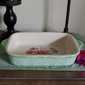 Pioneer Woman rare Lace green as shown cooking dish